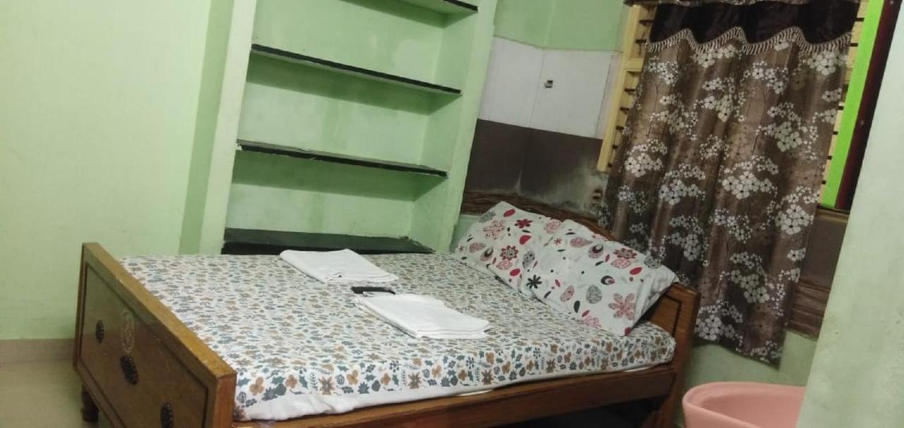Family Guest House Near Bus-Stand 퐁디셰리 외부 사진