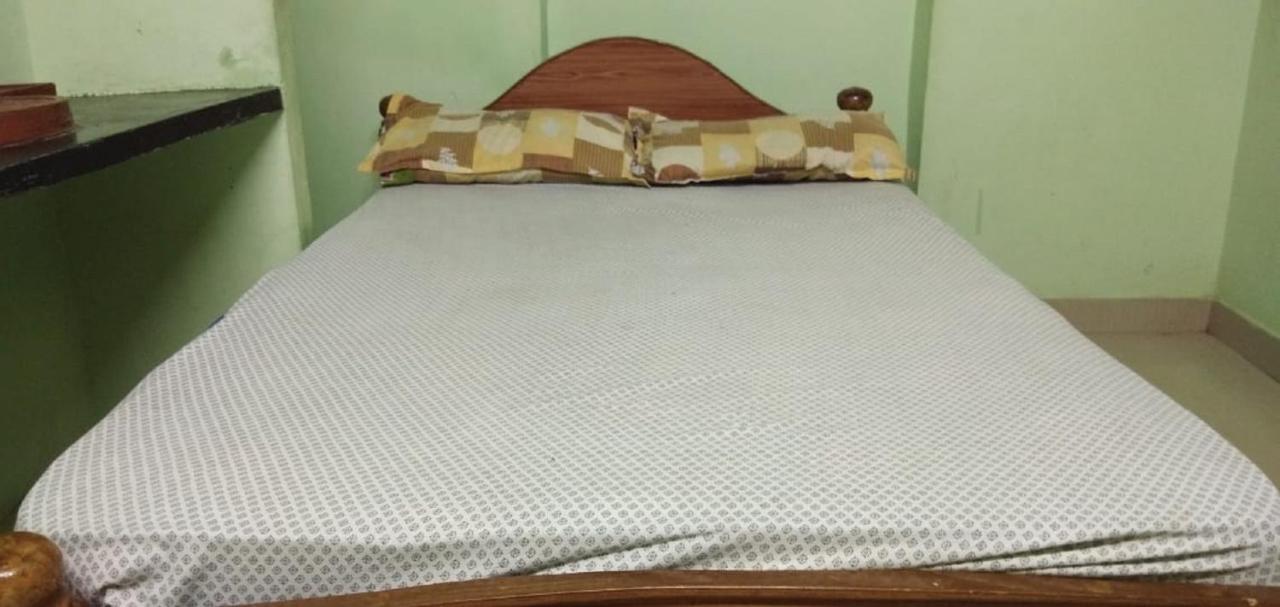Family Guest House Near Bus-Stand 퐁디셰리 외부 사진